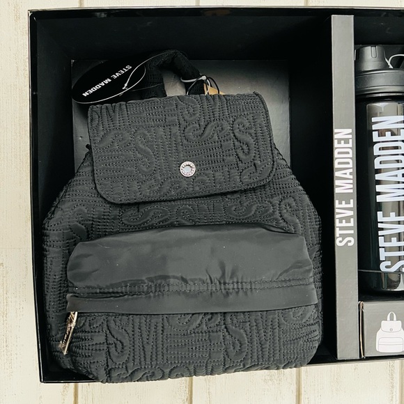 Steve Madden Backpack Bottle Earbud Case 3 Pc Gift Set - Picture 2 of 8